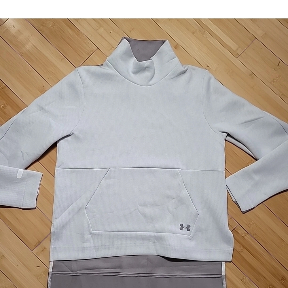 Under Armour Sweatshirt  Women’s Size Medium White
